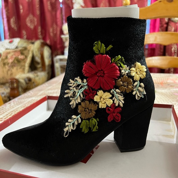 Shoes - Floral Embroidered Black Ankle Boots